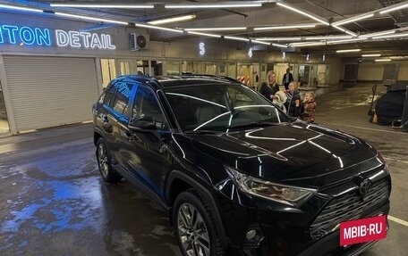 Toyota RAV4, 2021 год, 3 300 000 рублей, 13 фотография