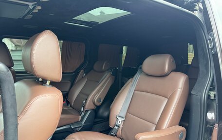 Hyundai Grand Starex Grand Starex I рестайлинг 2, 2019 год, 3 550 000 рублей, 9 фотография