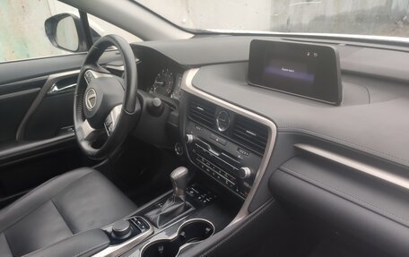 Lexus RX IV рестайлинг, 2019 год, 4 500 000 рублей, 10 фотография