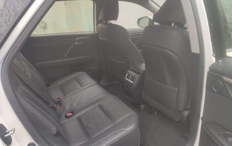 Lexus RX IV рестайлинг, 2019 год, 4 500 000 рублей, 8 фотография