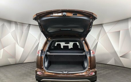 Toyota RAV4, 2018 год, 1 798 000 рублей, 12 фотография