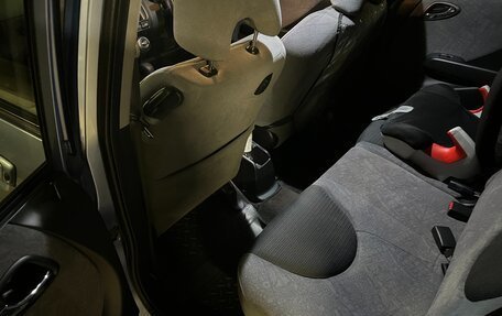 Honda Fit III, 2002 год, 650 000 рублей, 12 фотография