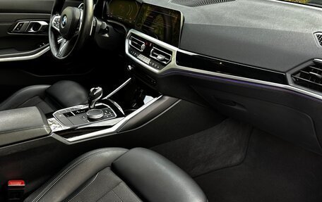 BMW 3 серия, 2019 год, 3 350 000 рублей, 18 фотография