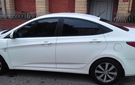 Hyundai Solaris II рестайлинг, 2015 год, 1 350 000 рублей, 6 фотография