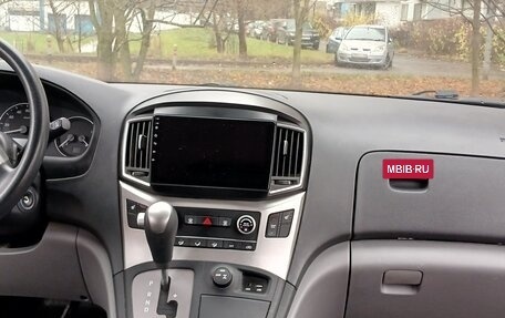 Hyundai Grand Starex Grand Starex I рестайлинг 2, 2019 год, 3 490 000 рублей, 3 фотография