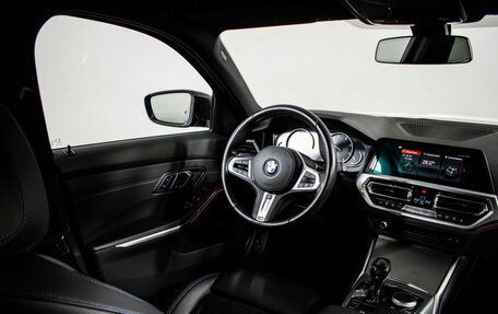 BMW 3 серия, 2019 год, 3 910 000 рублей, 14 фотография