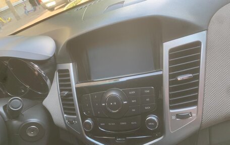 Chevrolet Cruze II, 2010 год, 1 500 000 рублей, 9 фотография