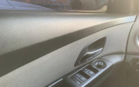 Chevrolet Cruze II, 2010 год, 1 500 000 рублей, 13 фотография