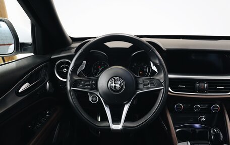 Alfa Romeo Stelvio, 2017 год, 2 970 000 рублей, 12 фотография