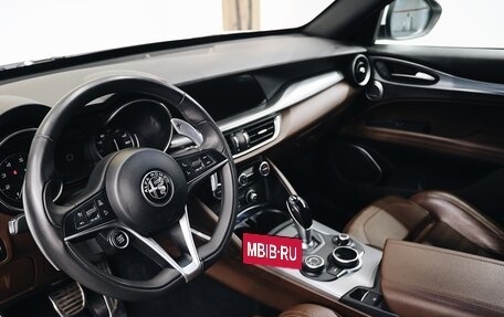 Alfa Romeo Stelvio, 2017 год, 2 970 000 рублей, 7 фотография