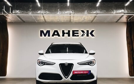 Alfa Romeo Stelvio, 2017 год, 2 970 000 рублей, 2 фотография
