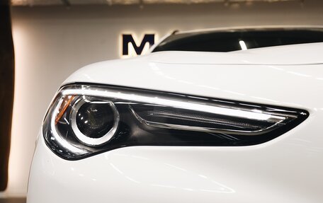 Alfa Romeo Stelvio, 2017 год, 2 970 000 рублей, 23 фотография