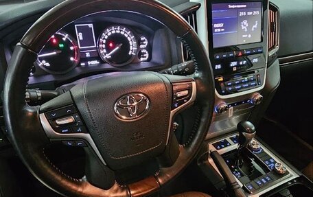 Toyota Land Cruiser 200, 2018 год, 8 150 000 рублей, 30 фотография