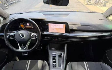 Volkswagen Golf VIII, 2021 год, 1 890 000 рублей, 4 фотография