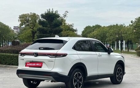 Honda Vezel, 2024 год, 1 600 000 рублей, 14 фотография