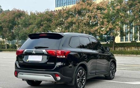 Mitsubishi Outlander III рестайлинг 3, 2021 год, 1 930 469 рублей, 6 фотография