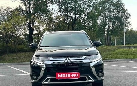 Mitsubishi Outlander III рестайлинг 3, 2021 год, 1 930 469 рублей, 2 фотография