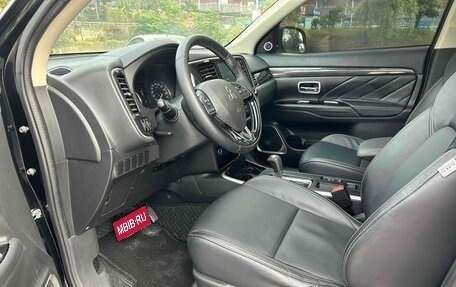 Mitsubishi Outlander III рестайлинг 3, 2021 год, 1 930 469 рублей, 13 фотография