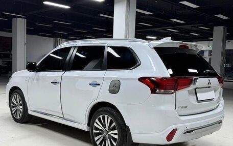 Mitsubishi Outlander III рестайлинг 3, 2022 год, 2 060 469 рублей, 4 фотография