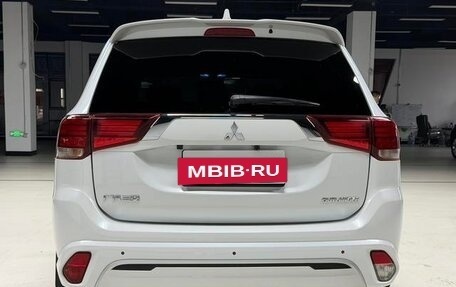 Mitsubishi Outlander III рестайлинг 3, 2022 год, 2 060 469 рублей, 5 фотография