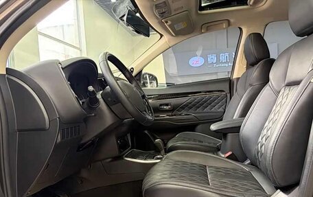 Mitsubishi Outlander III рестайлинг 3, 2021 год, 2 120 469 рублей, 9 фотография