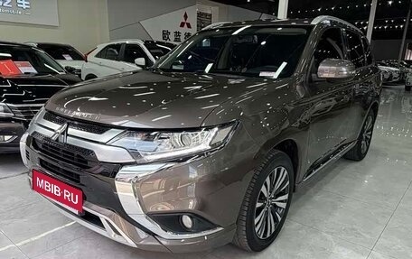 Mitsubishi Outlander III рестайлинг 3, 2021 год, 2 120 469 рублей, 3 фотография