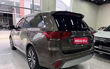 Mitsubishi Outlander III рестайлинг 3, 2021 год, 2 120 469 рублей, 7 фотография