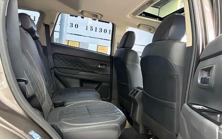 Mitsubishi Outlander III рестайлинг 3, 2021 год, 2 120 469 рублей, 12 фотография