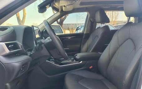 Toyota Highlander, 2024 год, 5 740 469 рублей, 9 фотография