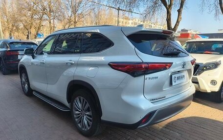 Toyota Highlander, 2024 год, 5 740 469 рублей, 6 фотография