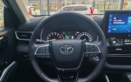 Toyota Highlander, 2024 год, 5 390 469 рублей, 13 фотография