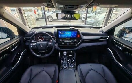 Toyota Highlander, 2024 год, 5 390 469 рублей, 8 фотография