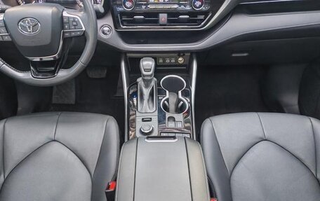 Toyota Highlander, 2024 год, 5 390 469 рублей, 9 фотография