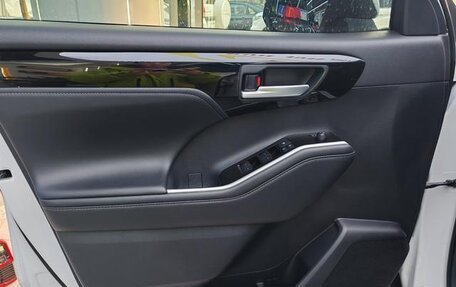 Toyota Highlander, 2024 год, 5 390 469 рублей, 16 фотография