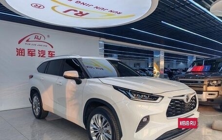 Toyota Highlander, 2024 год, 5 390 469 рублей, 2 фотография