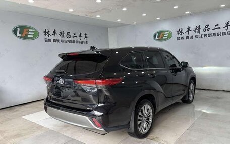 Toyota Highlander, 2023 год, 5 210 469 рублей, 6 фотография