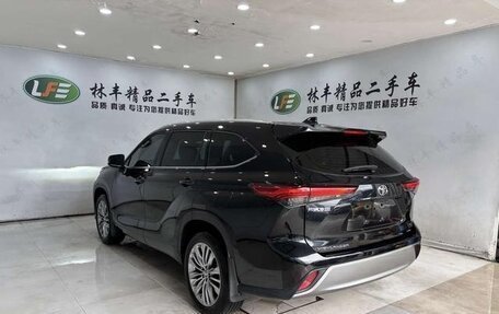 Toyota Highlander, 2023 год, 5 210 469 рублей, 4 фотография