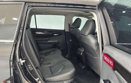 Toyota Highlander, 2023 год, 5 210 469 рублей, 17 фотография