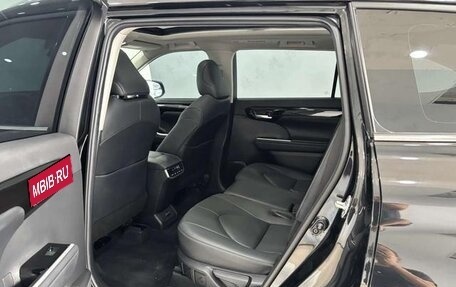 Toyota Highlander, 2023 год, 5 210 469 рублей, 18 фотография