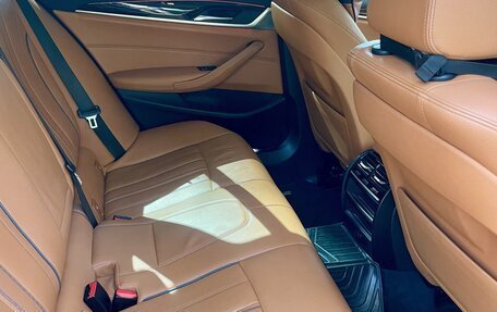 BMW 5 серия, 2018 год, 3 800 000 рублей, 21 фотография