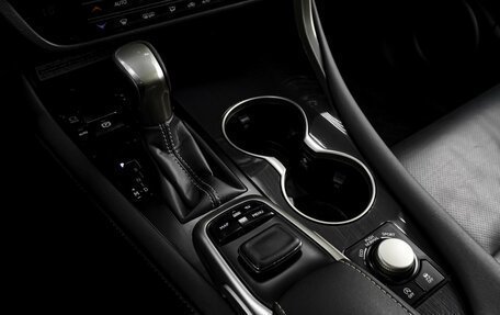 Lexus RX IV рестайлинг, 2019 год, 5 449 000 рублей, 15 фотография