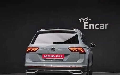 Volkswagen Tiguan II, 2022 год, 2 860 111 рублей, 4 фотография