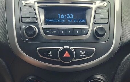 Hyundai Solaris II рестайлинг, 2016 год, 780 000 рублей, 1 фотография