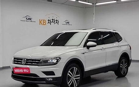 Volkswagen Tiguan II, 2022 год, 2 290 300 рублей, 1 фотография