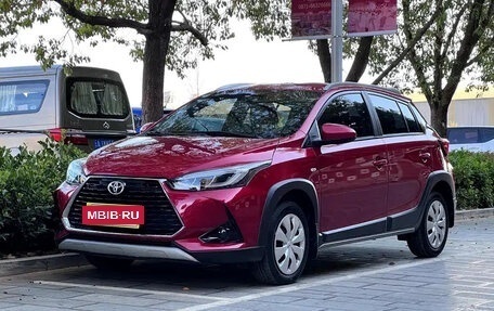 Toyota Yaris XP150 рестайлинг, 2022 год, 930 000 рублей, 3 фотография