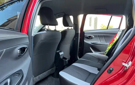 Toyota Yaris XP150 рестайлинг, 2022 год, 930 000 рублей, 15 фотография