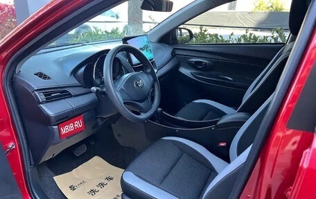 Toyota Yaris XP150 рестайлинг, 2022 год, 930 000 рублей, 14 фотография