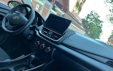Toyota Yaris XP150 рестайлинг, 2022 год, 930 000 рублей, 21 фотография