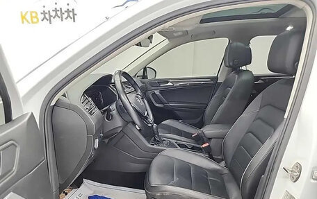 Volkswagen Tiguan II, 2022 год, 2 290 300 рублей, 5 фотография