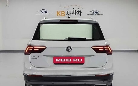 Volkswagen Tiguan II, 2022 год, 2 290 300 рублей, 3 фотография